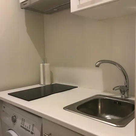 Charming In Campolide - Zamb F