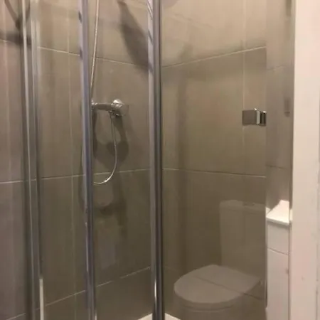 Charming In Campolide - 2f Lägenhet